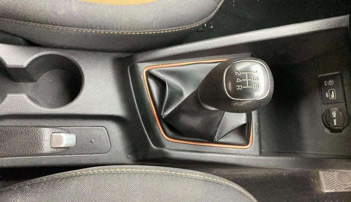 2017 Hyundai i20 Active 1.2 S, Petrol, Manual, 62,082 km, Gear Lever