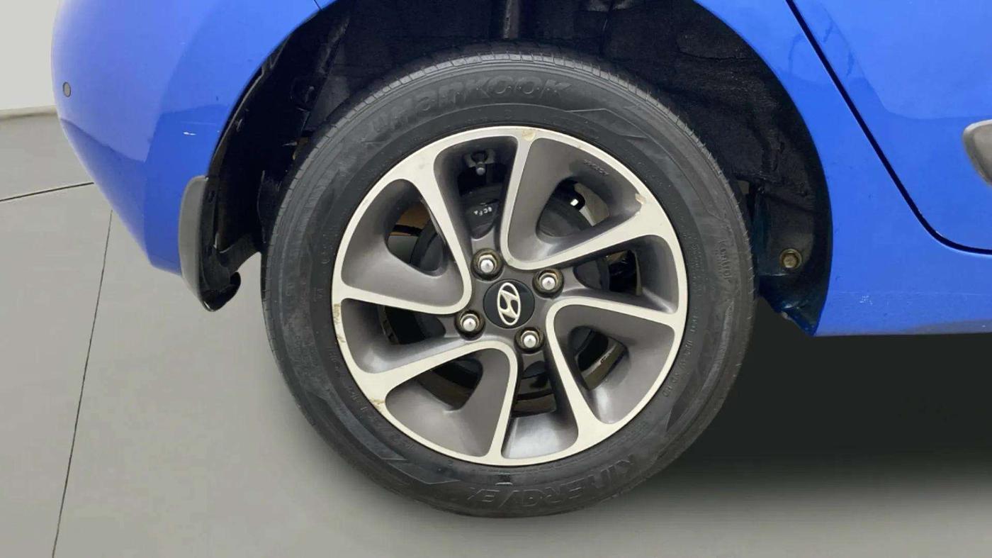 2019 Hyundai Grand i10 SPORTZ AT 1.2 KAPPA VTVT, Petrol, Automatic, 30,336 km, Right Rear Wheel
