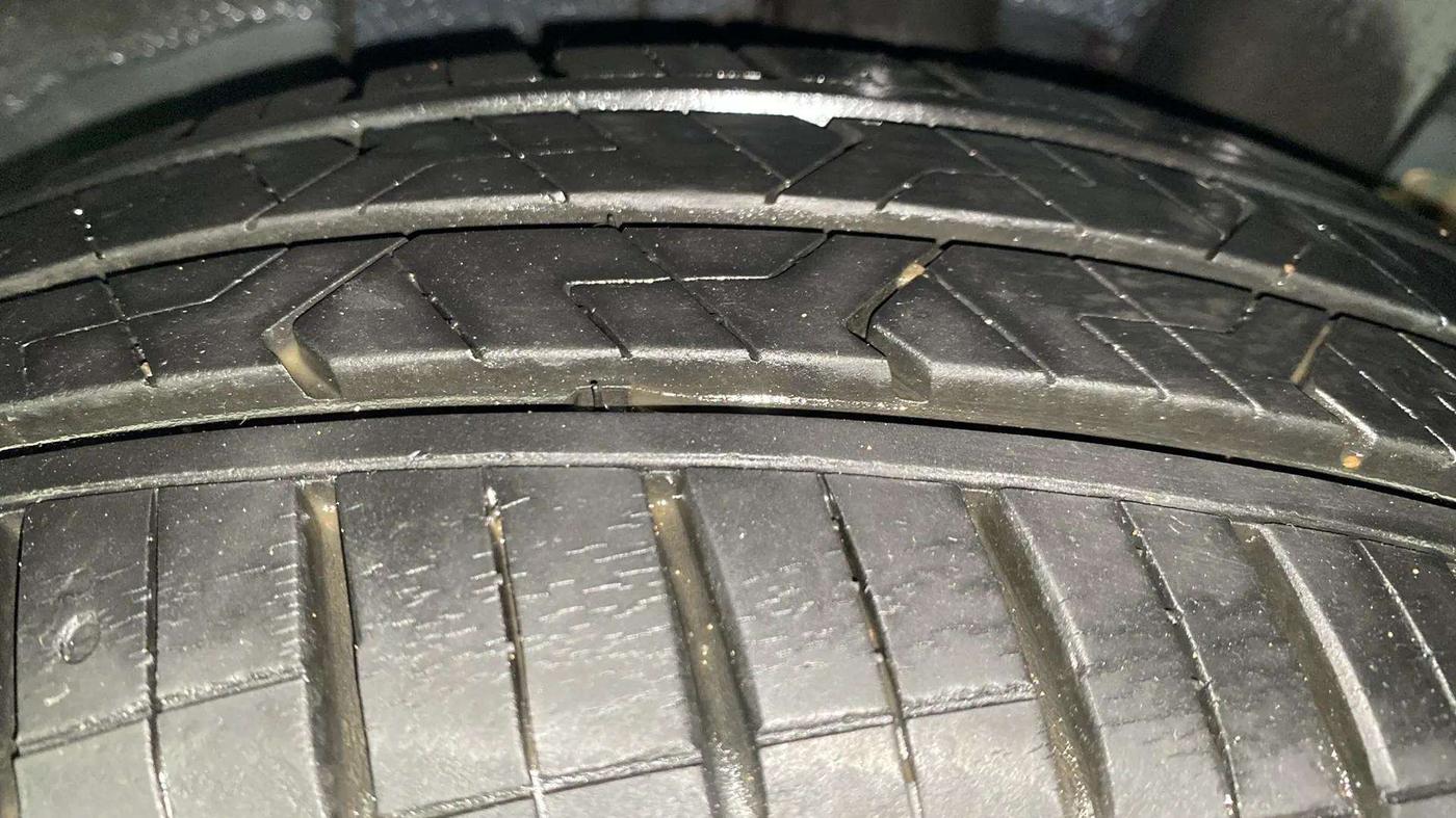 2019 Hyundai Grand i10 SPORTZ AT 1.2 KAPPA VTVT, Petrol, Automatic, 30,336 km, Left Rear Tyre Tread