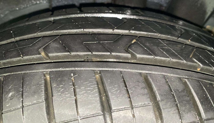 2019 Hyundai Grand i10 SPORTZ AT 1.2 KAPPA VTVT, Petrol, Automatic, 30,278 km, Left Rear Tyre Tread