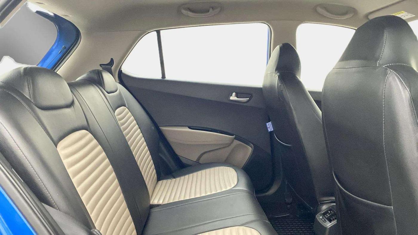 2019 Hyundai Grand i10 SPORTZ AT 1.2 KAPPA VTVT, Petrol, Automatic, 30,336 km, Right Side Rear Door Cabin