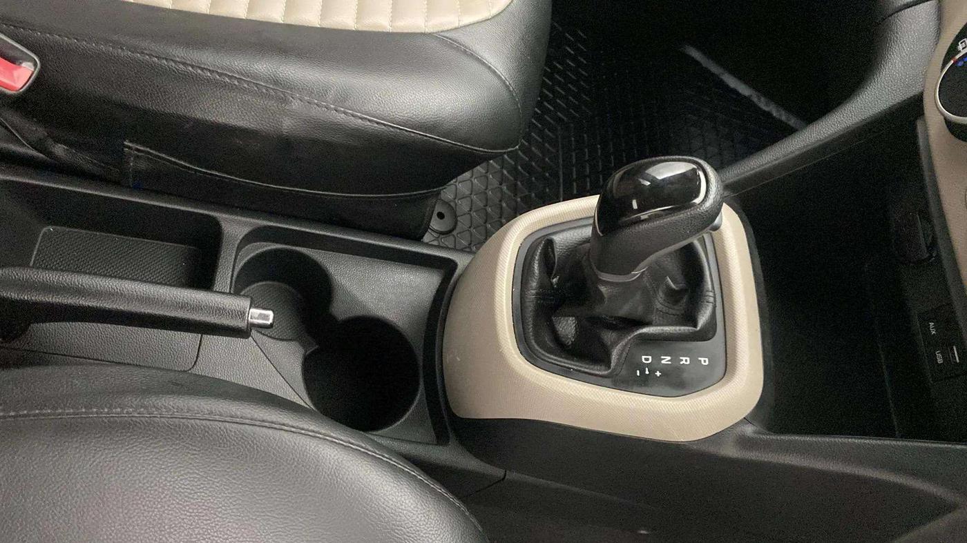 2019 Hyundai Grand i10 SPORTZ AT 1.2 KAPPA VTVT, Petrol, Automatic, 30,336 km, Gear Lever
