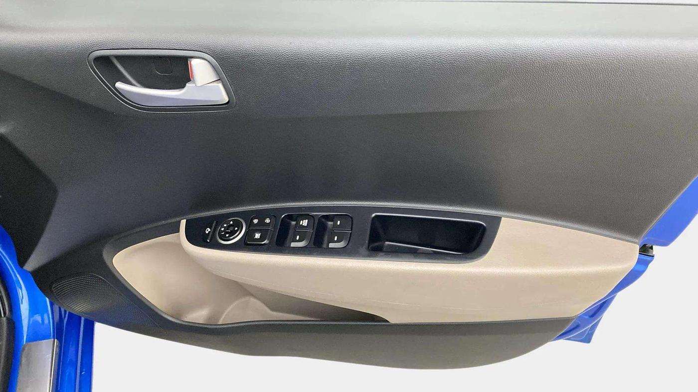 2019 Hyundai Grand i10 SPORTZ AT 1.2 KAPPA VTVT, Petrol, Automatic, 30,336 km, Driver Side Door Panels Control