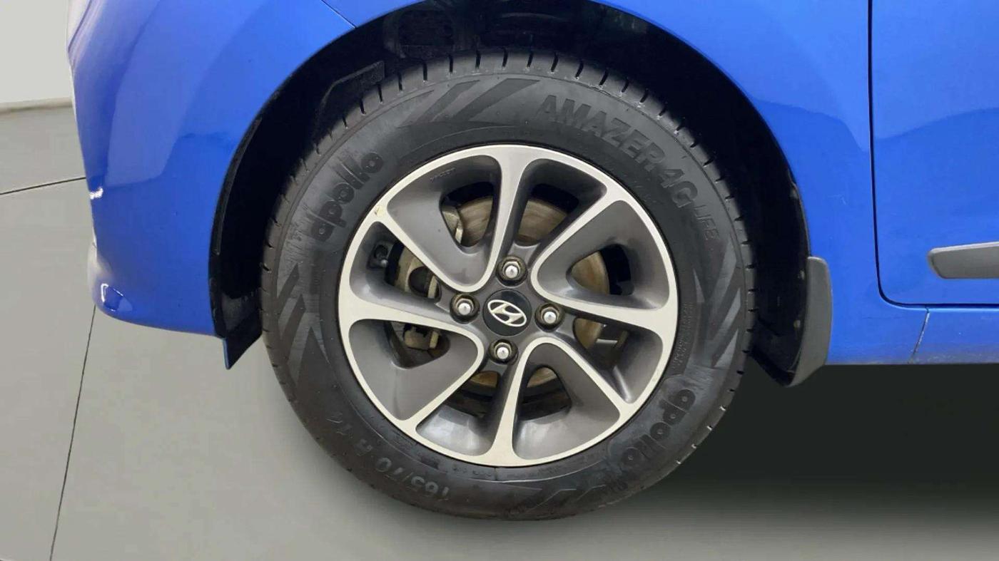 2019 Hyundai Grand i10 SPORTZ AT 1.2 KAPPA VTVT, Petrol, Automatic, 30,336 km, Left Front Wheel