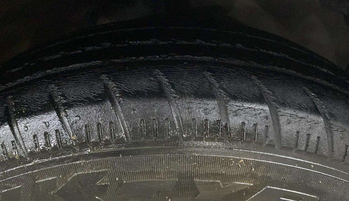 2021 Maruti Celerio VXI CNG, CNG, Manual, 33,710 km, Right Front Tyre Tread