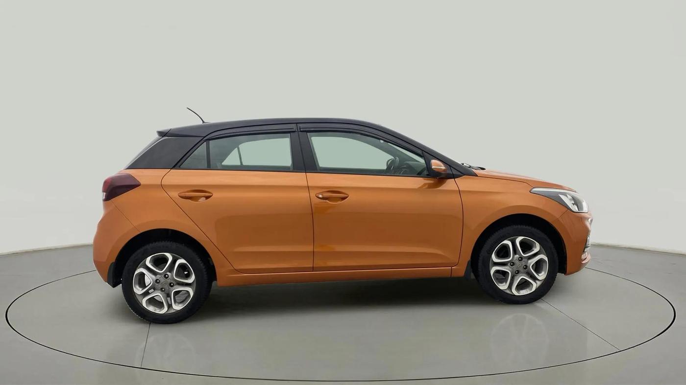 2018 Hyundai Elite i20 ASTA 1.2 DUAL TONE, Petrol, Manual, 76,484 km, Right Side View