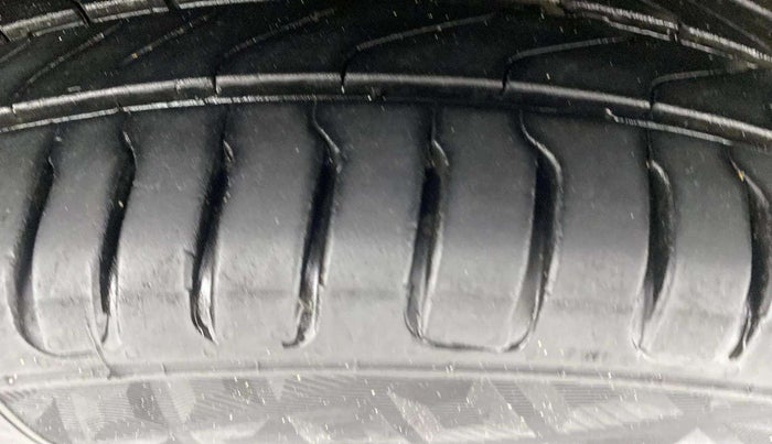 2018 Hyundai Elite i20 ASTA 1.2 DUAL TONE, Petrol, Manual, 76,287 km, Left Front Tyre Tread