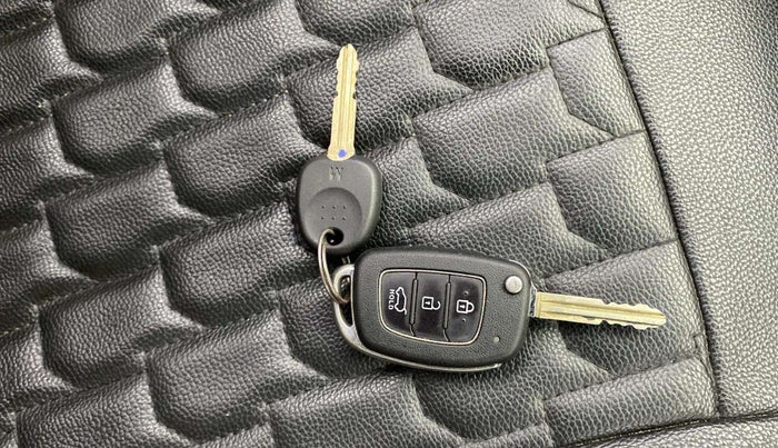 2018 Hyundai Elite i20 ASTA 1.2 DUAL TONE, Petrol, Manual, 76,287 km, Key Close Up