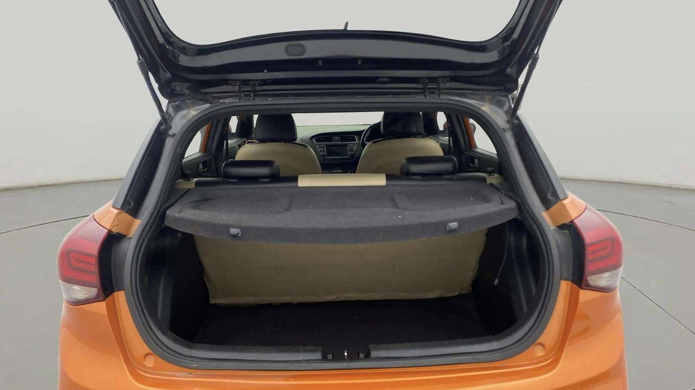 2018 Hyundai Elite i20 ASTA 1.2 DUAL TONE, Petrol, Manual, 76,484 km, Boot Open Zoomed View