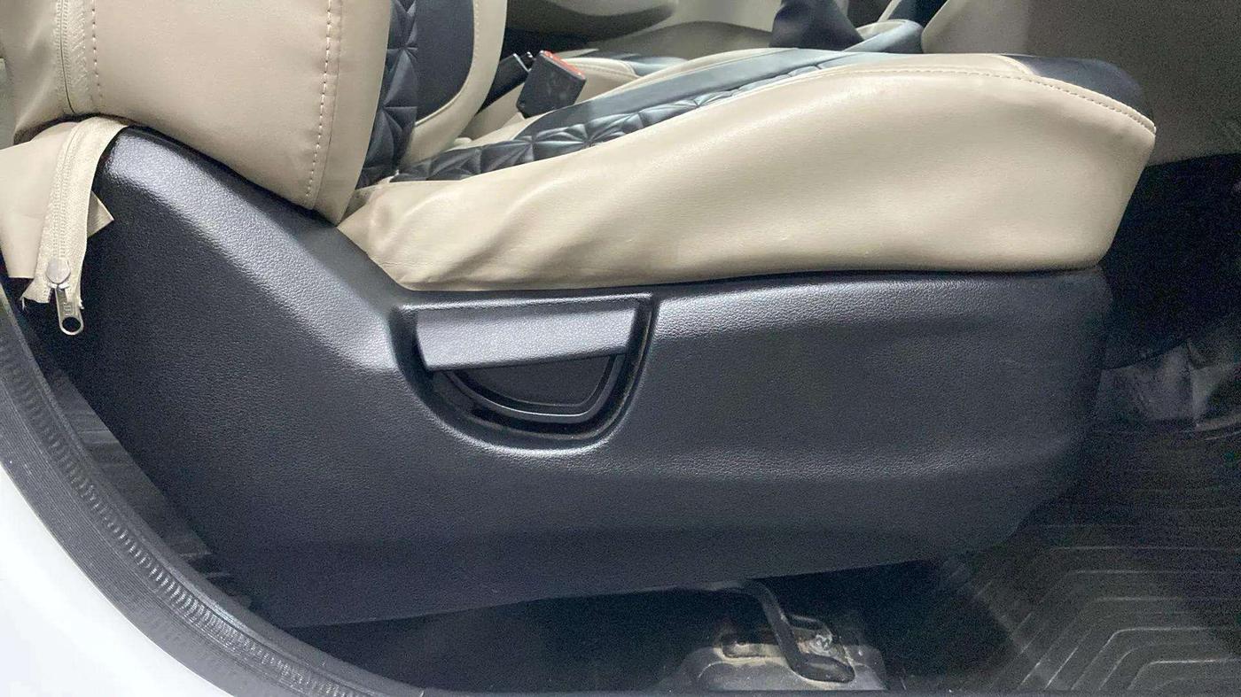 2019 Hyundai NEW SANTRO SPORTZ MT, Petrol, Manual, 20,033 km, Driver Side Adjustment Panel