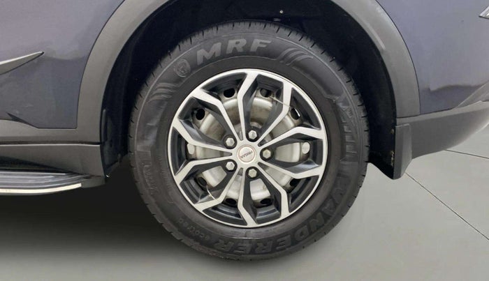 2023 Mahindra XUV700 MX P MT 5 STR, Petrol, Manual, 8,339 km, Left Rear Wheel