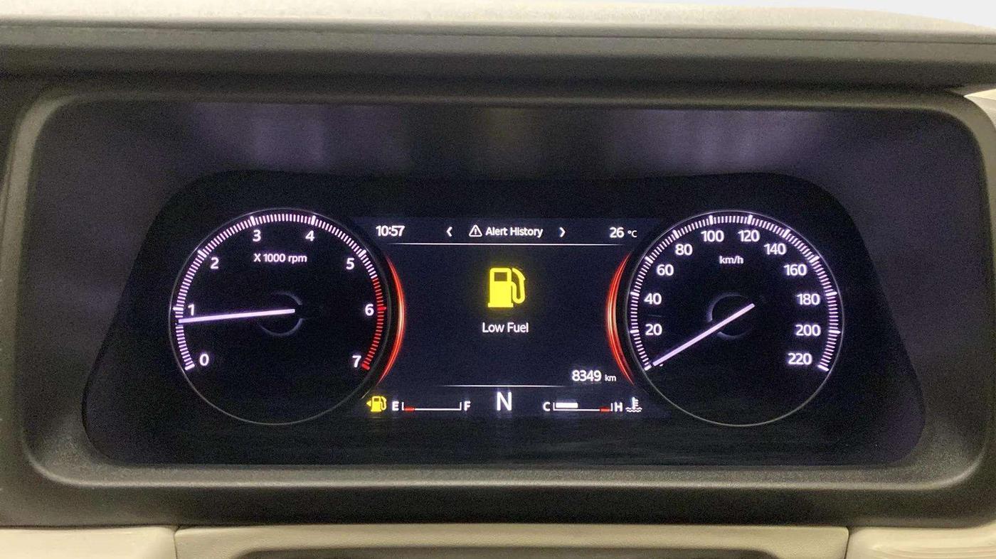 2023 Mahindra XUV700 MX P MT 5 STR, Petrol, Manual, 8,552 km, Odometer Image