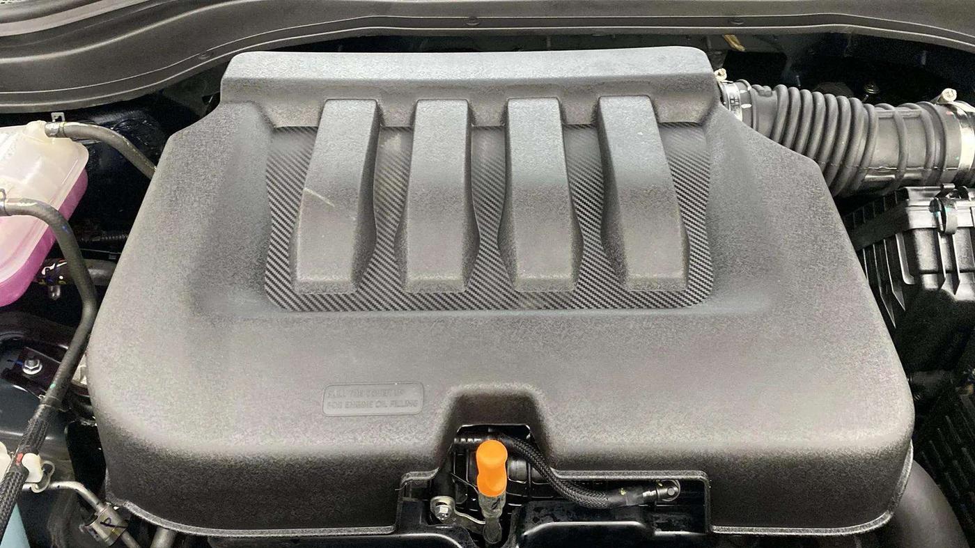 2023 Mahindra XUV700 MX P MT 5 STR, Petrol, Manual, 8,552 km, Engine View