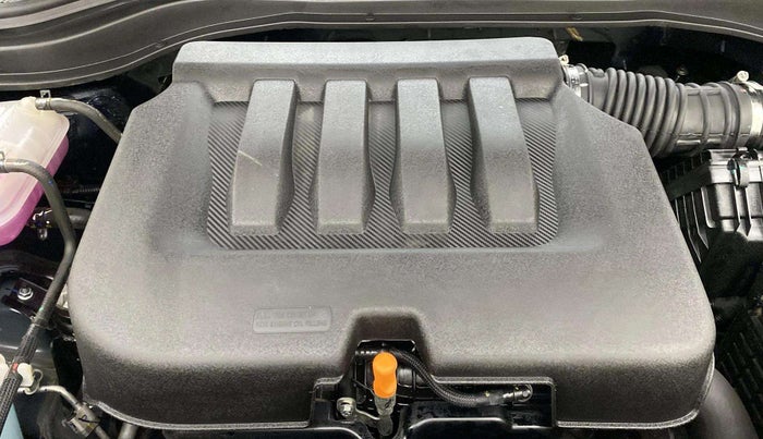 2023 Mahindra XUV700 MX P MT 5 STR, Petrol, Manual, 8,339 km, Engine View