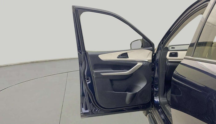 2023 Mahindra XUV700 MX P MT 5 STR, Petrol, Manual, 8,339 km, LHS Front Door
