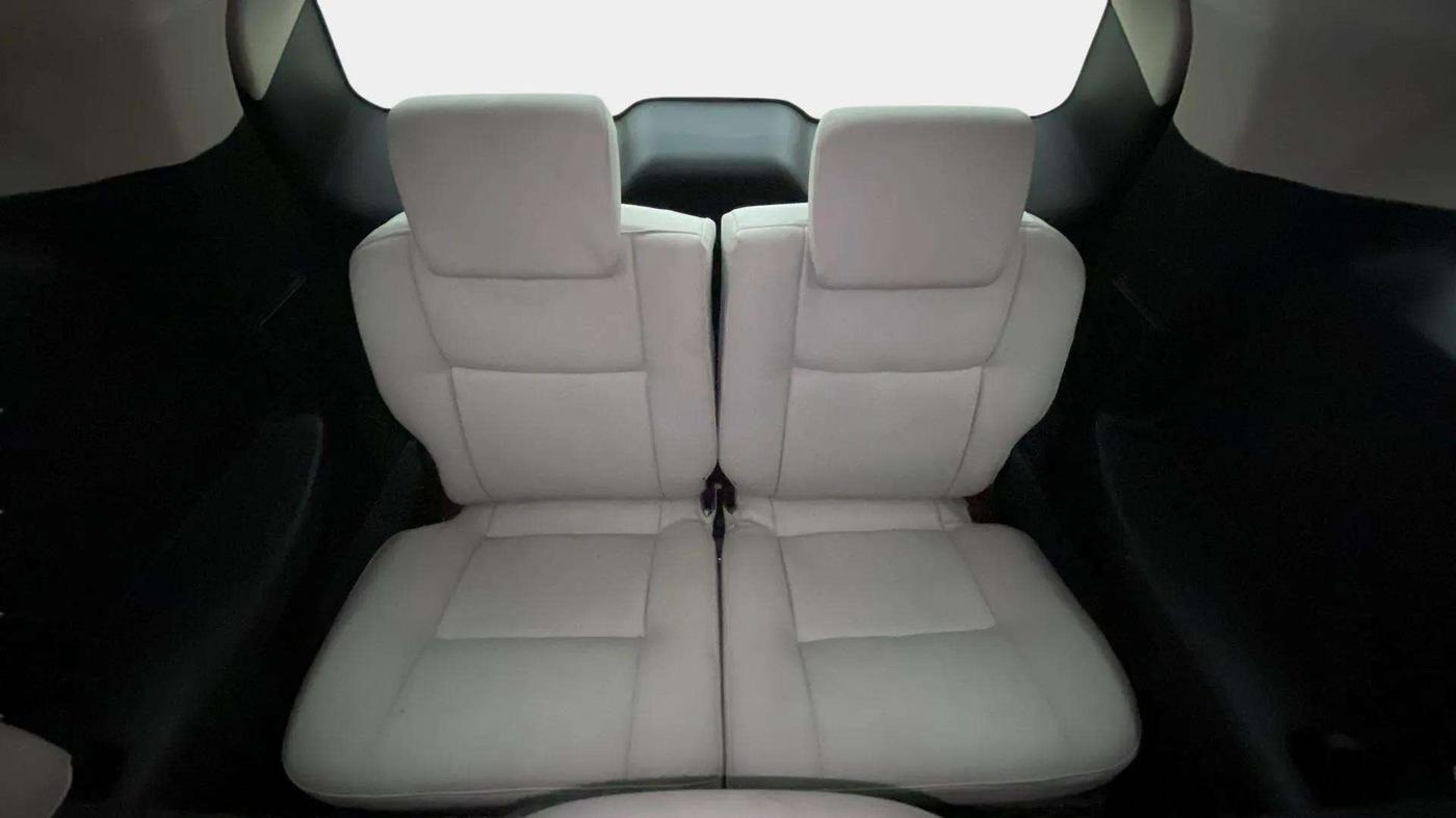 2023 Mahindra XUV700 MX P MT 5 STR, Petrol, Manual, 8,552 km, Third Seat Row ( optional )