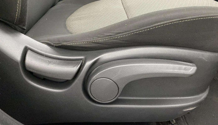 2015 Hyundai Creta SX PLUS 1.6 PETROL, Petrol, Manual, 58,731 km, Driver Side Adjustment Panel
