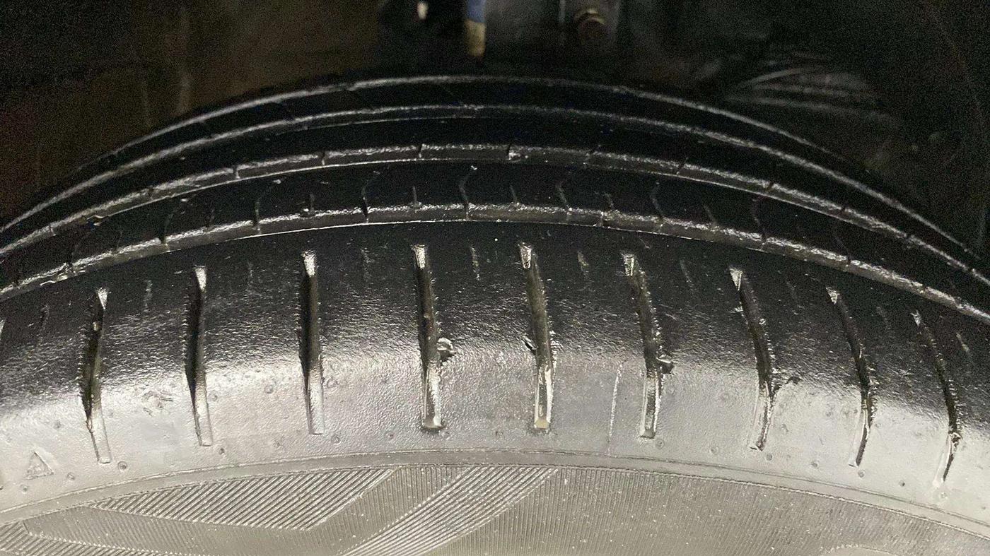2021 Maruti Baleno ZETA PETROL 1.2, Petrol, Manual, 40,067 km, Right Front Tyre Tread