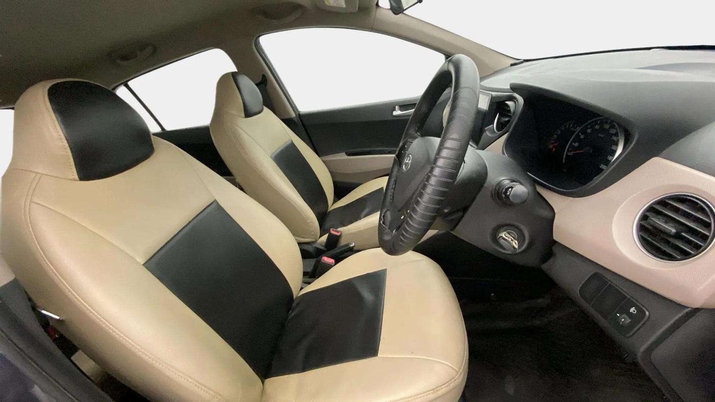 2017 Hyundai Grand i10 SPORTZ (O) 1.2 KAPPA VTVT, Petrol, Manual, 36,676 km, Right Side Front Door Cabin
