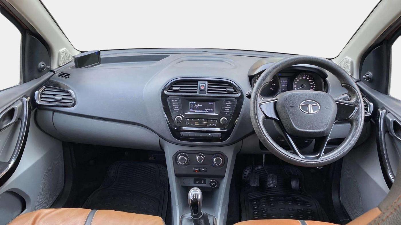 2018 Tata TIGOR XM PETROL, Petrol, Manual, 23,612 km, Dashboard