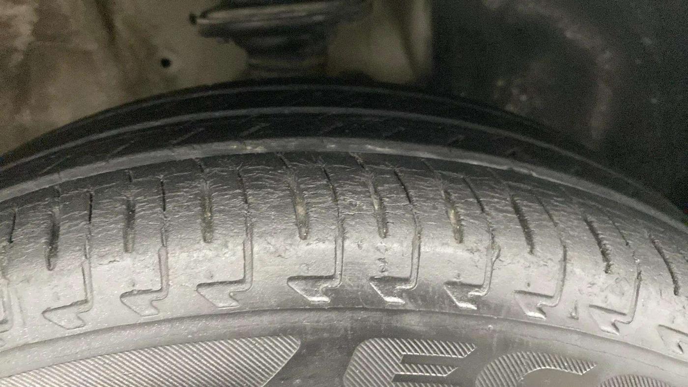 2019 Maruti IGNIS ZETA 1.2, Petrol, Manual, 12,710 km, Right Front Tyre Tread
