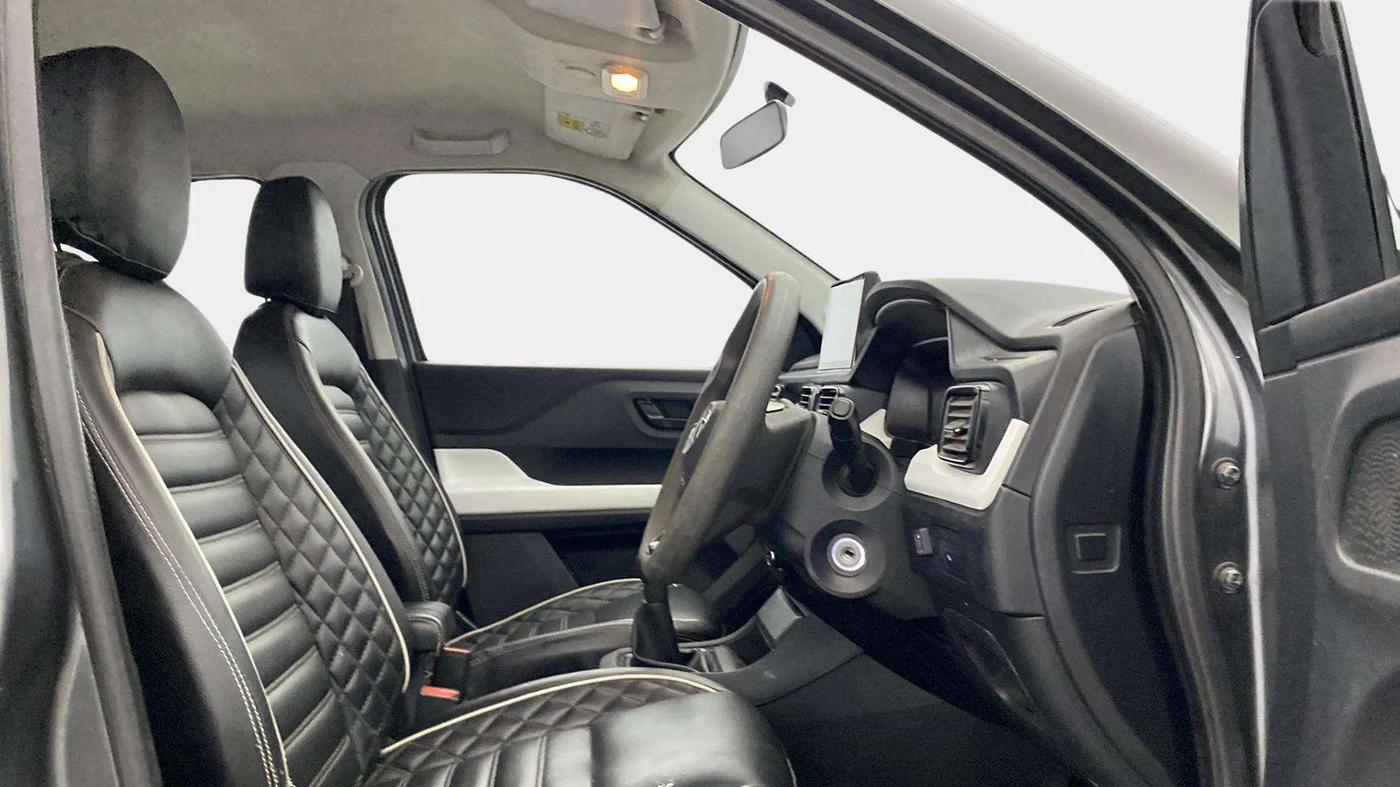 2022 Tata PUNCH PURE MT, CNG, Manual, 43,794 km, Right Side Front Door Cabin