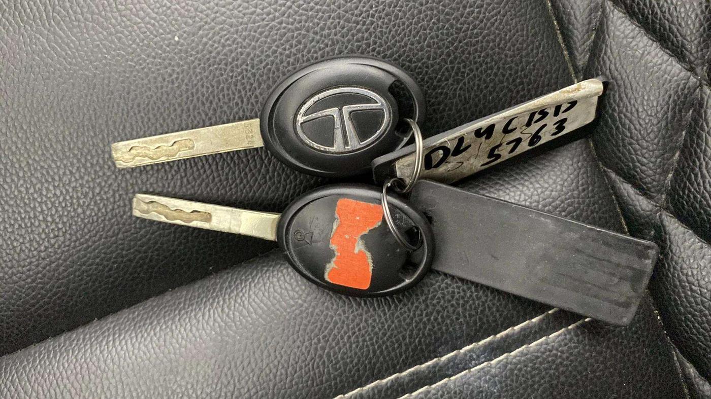 2022 Tata PUNCH PURE MT, CNG, Manual, 43,794 km, Key Close Up