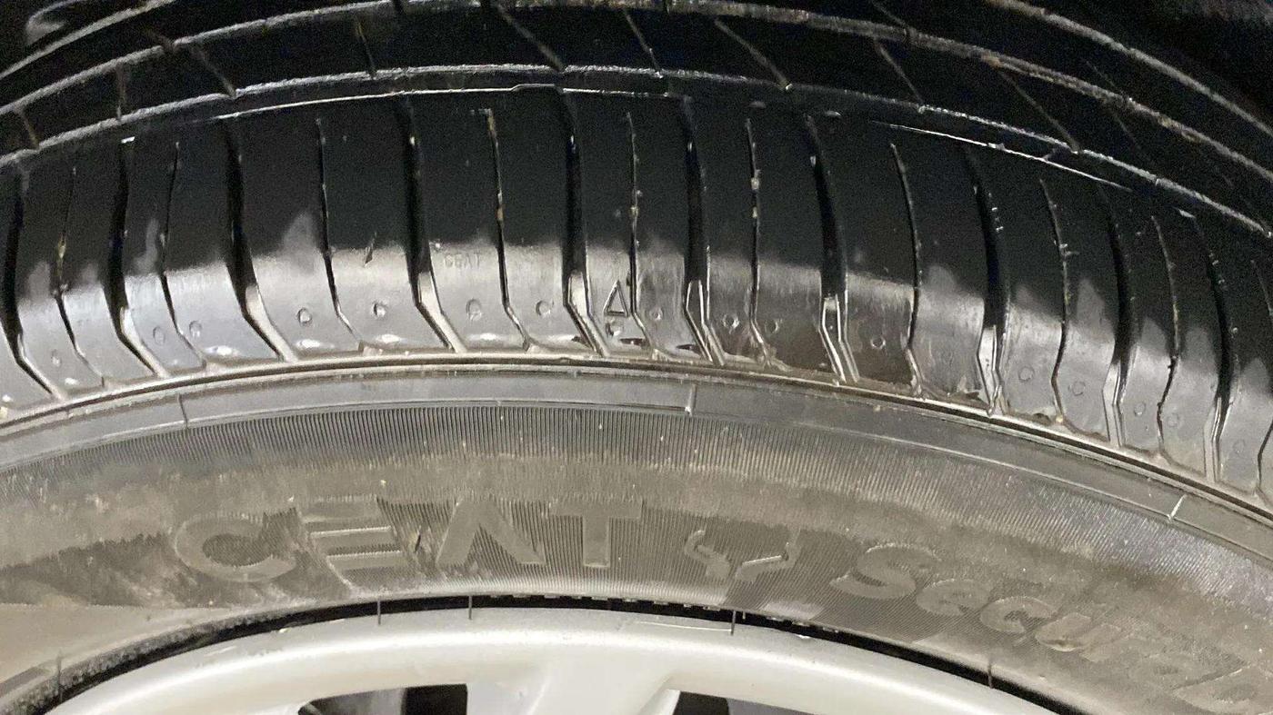 2022 Tata PUNCH PURE MT, CNG, Manual, 43,794 km, Left Front Tyre Tread