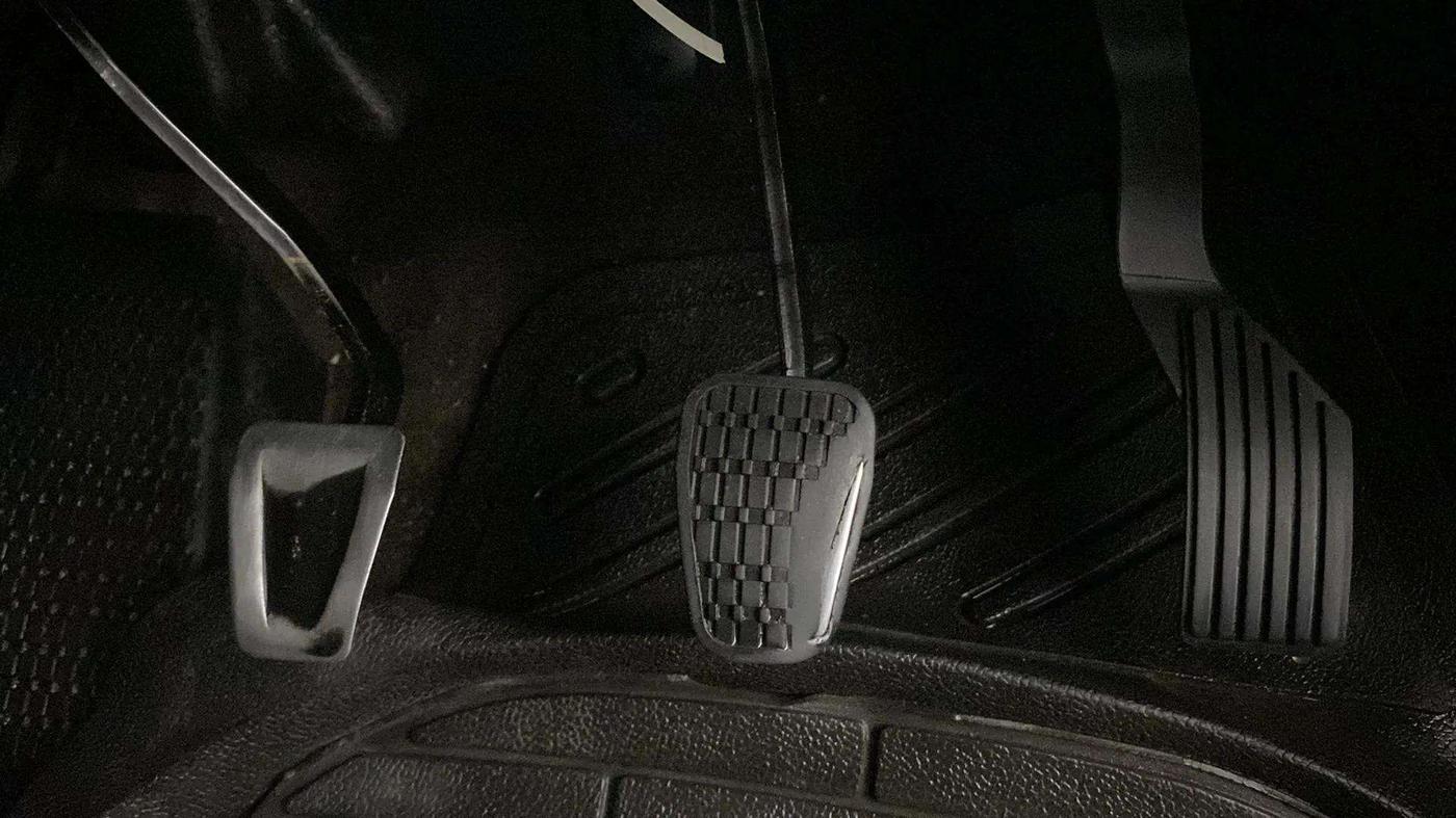 2022 Tata PUNCH PURE MT, CNG, Manual, 43,794 km, Pedals