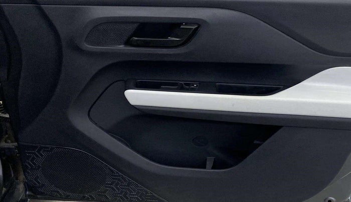 2022 Tata PUNCH PURE MT, CNG, Manual, 43,690 km, Driver Side Door Panels Control