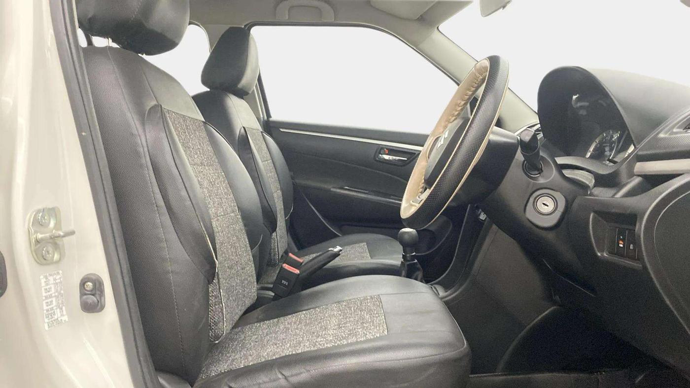 2016 Maruti Swift VXI, Petrol, Manual, 39,570 km, Right Side Front Door Cabin