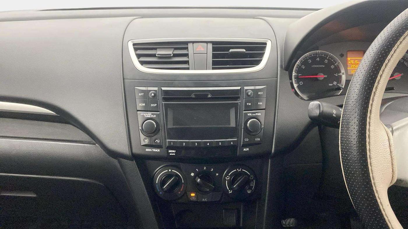2016 Maruti Swift VXI, Petrol, Manual, 39,570 km, Air Conditioner