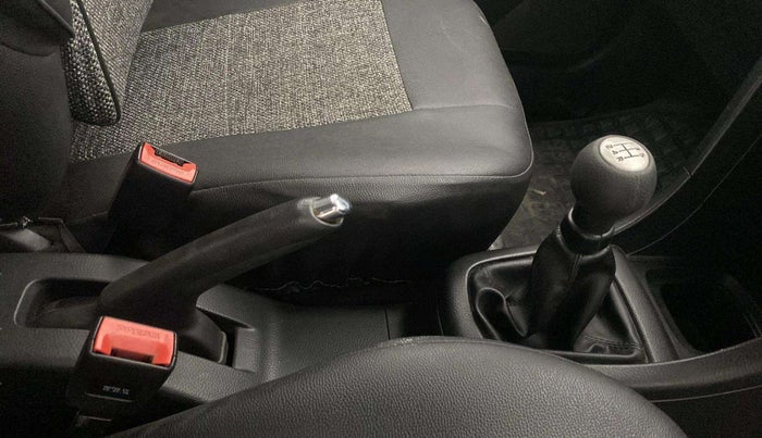 2016 Maruti Swift VXI, Petrol, Manual, 39,570 km, Gear Lever
