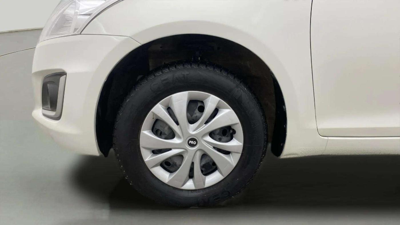 2016 Maruti Swift VXI, Petrol, Manual, 39,570 km, Left Front Wheel