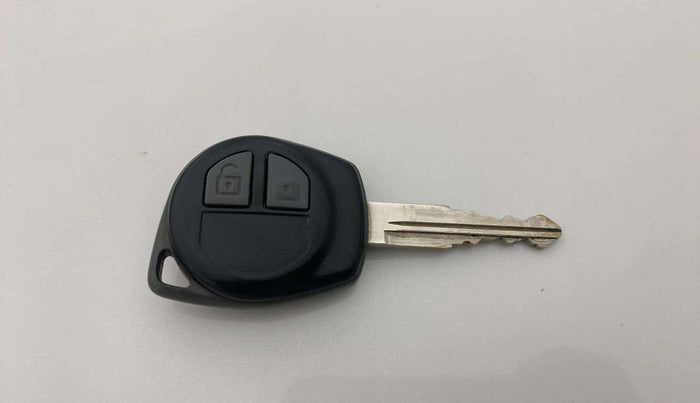 2016 Maruti Swift VXI, Petrol, Manual, 39,570 km, Key Close Up