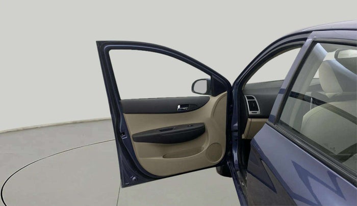 2013 Hyundai i20 SPORTZ 1.2, Petrol, Manual, 37,522 km, Left front window switch / handle - Switch/handle not functional