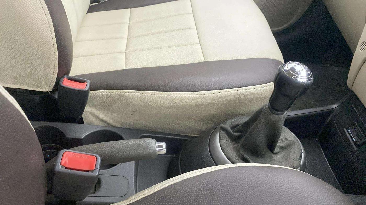 2013 Hyundai i20 SPORTZ 1.2, Petrol, Manual, 37,522 km, Gear Lever