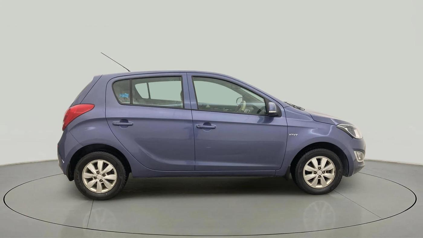 2013 Hyundai i20 SPORTZ 1.2, Petrol, Manual, 37,522 km, Right Side View