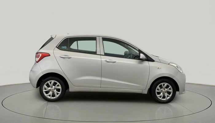 2017 Hyundai Grand i10 MAGNA 1.2 KAPPA VTVT, Petrol, Manual, 30,946 km, Right Side View
