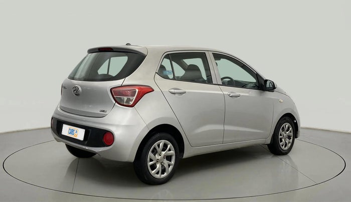 2017 Hyundai Grand i10 MAGNA 1.2 KAPPA VTVT, Petrol, Manual, 30,946 km, Right Back Diagonal