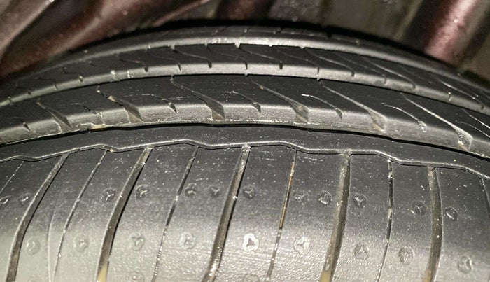 2014 Honda Amaze 1.2L I-VTEC S, Petrol, Manual, 62,186 km, Left Rear Tyre Tread