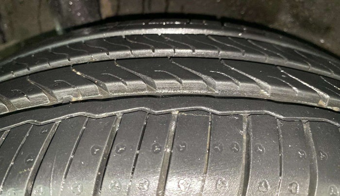 2014 Honda Amaze 1.2L I-VTEC S, Petrol, Manual, 62,186 km, Right Rear Tyre Tread