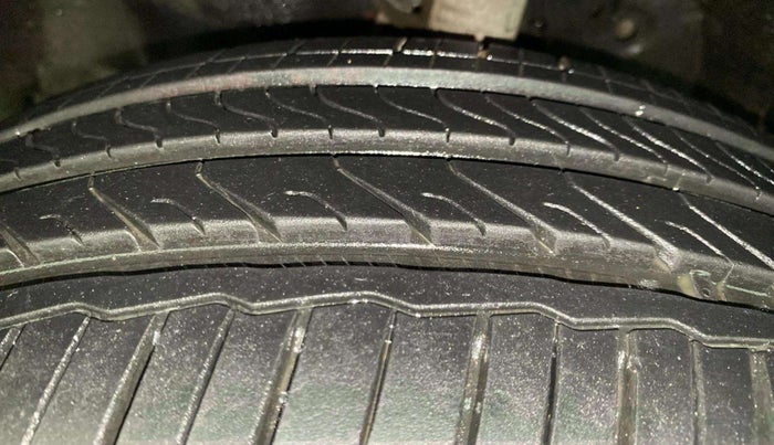 2014 Honda Amaze 1.2L I-VTEC S, Petrol, Manual, 62,186 km, Left Front Tyre Tread