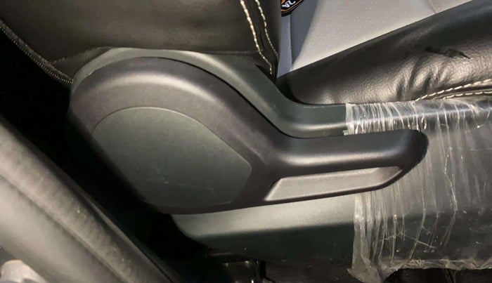 2024 Tata Tiago XM PETROL, Petrol, Manual, 3,309 km, Driver Side Adjustment Panel