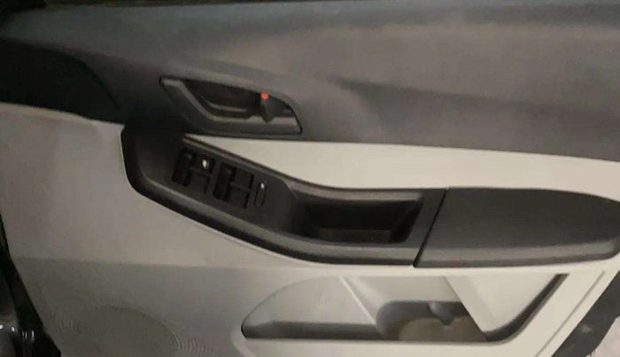2024 Tata Tiago XM PETROL, Petrol, Manual, 3,309 km, Driver Side Door Panels Control