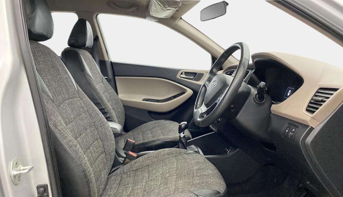 2016 Hyundai Elite i20 ASTA 1.2, Petrol, Manual, 26,306 km, Right Side Front Door Cabin