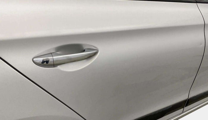 2016 Hyundai Elite i20 ASTA 1.2, Petrol, Manual, 26,306 km, Right rear door - Slightly dented