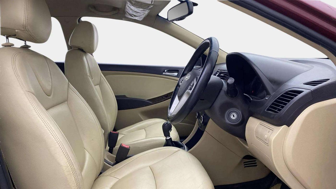 2014 Hyundai Verna FLUIDIC 1.6 VTVT SX, Petrol, Manual, 78,035 km, Right Side Front Door Cabin