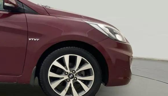 2014 Hyundai Verna FLUIDIC 1.6 VTVT SX, Petrol, Manual, 77,911 km, Right fender - Minor scratches