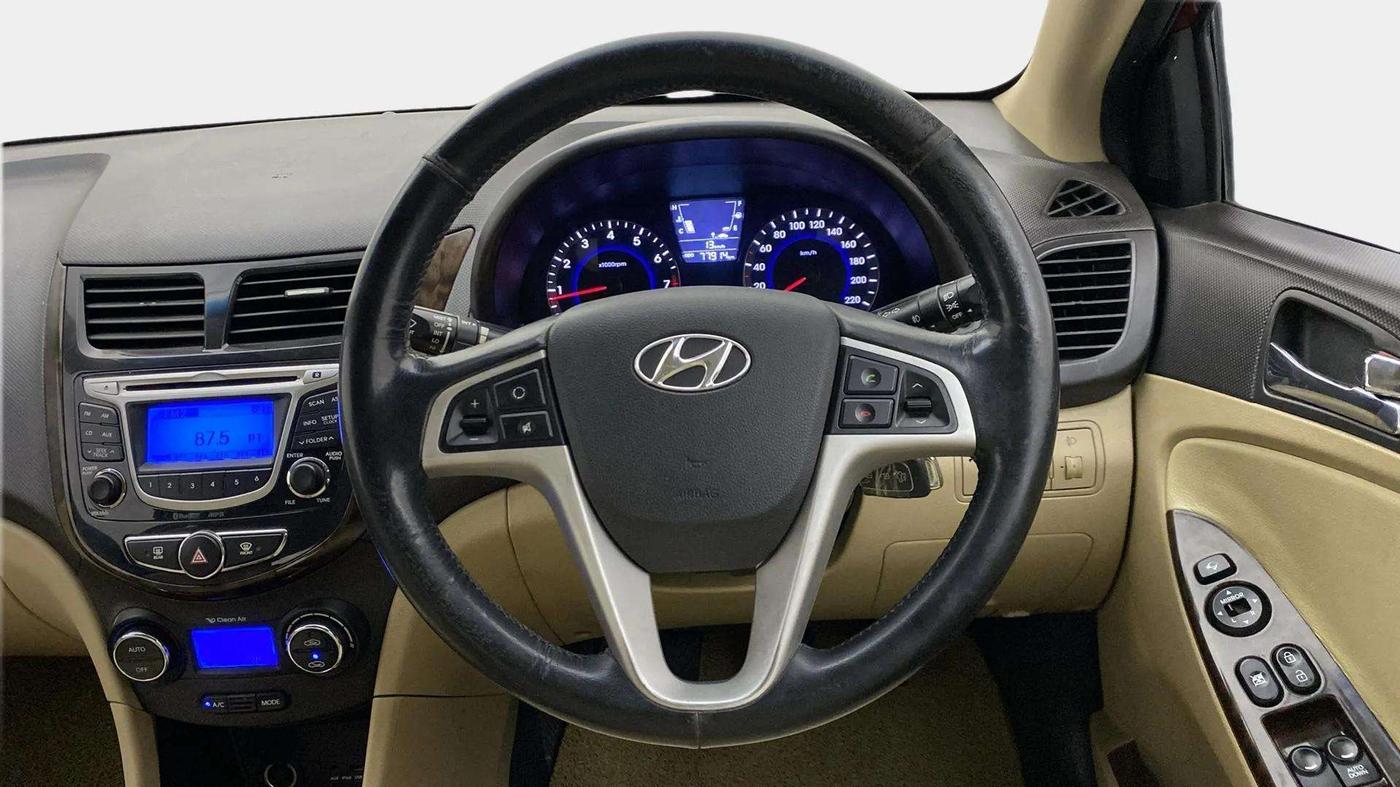 2014 Hyundai Verna FLUIDIC 1.6 VTVT SX, Petrol, Manual, 78,035 km, Steering Wheel Close Up